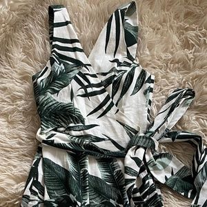 Vanessa Williams Tropical Printed Jumpsuit Romper Size 4